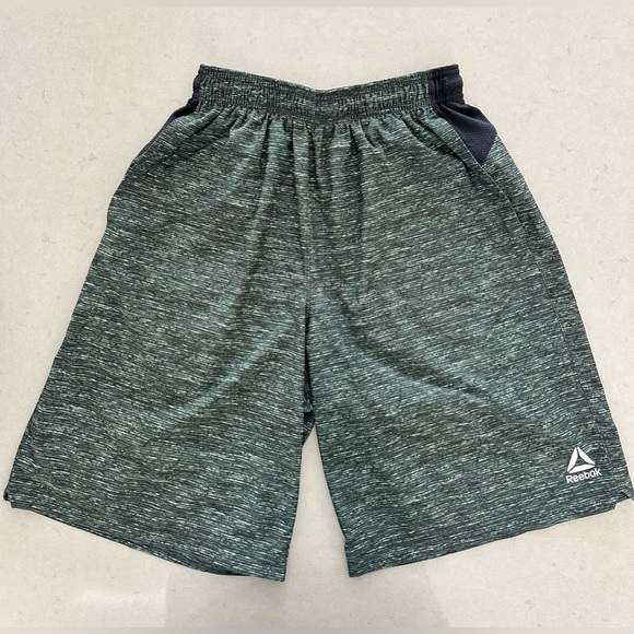 Reebok Athletic Mens Shorts 9” Green Linerless - Picture 1 of 4